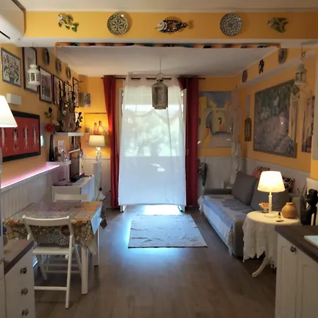 Iris House Apartment