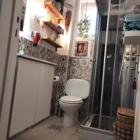 Apartment Iris House *