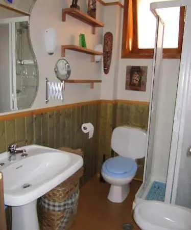 Iris House Apartment *